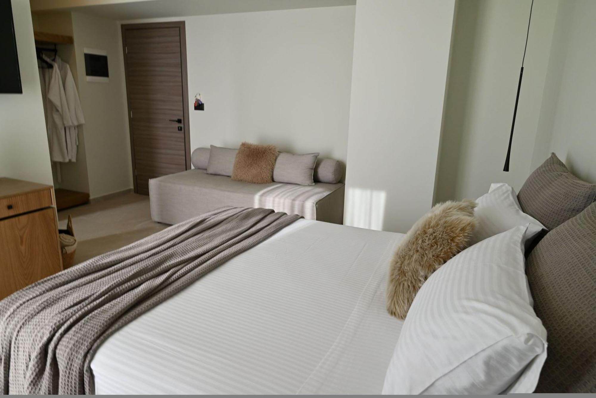 Rhotheon Suites In Ialysós Eksteriør bilde