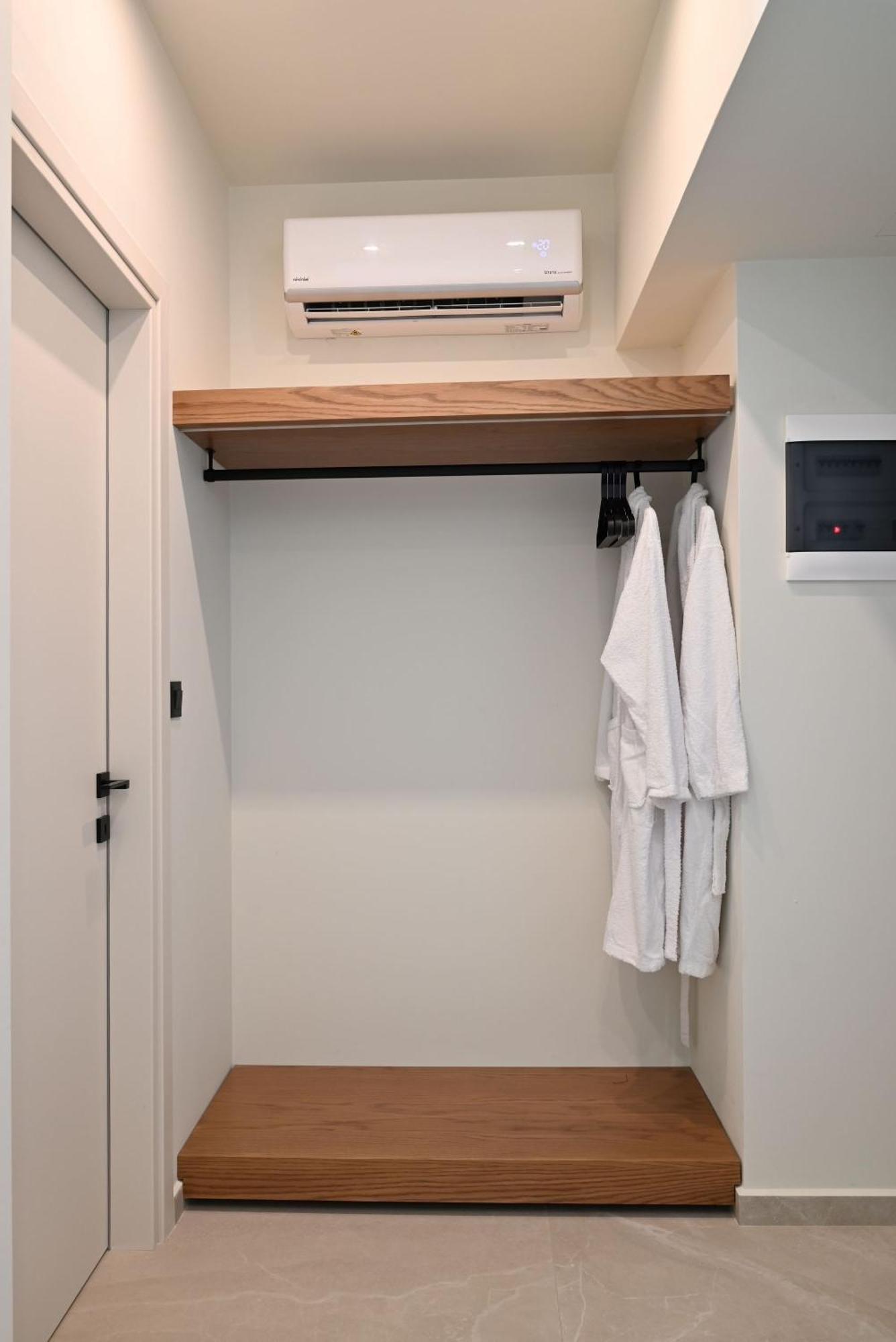 Rhotheon Suites In Ialysós Eksteriør bilde